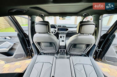 Внедорожник / Кроссовер Audi Q3 2021 в 