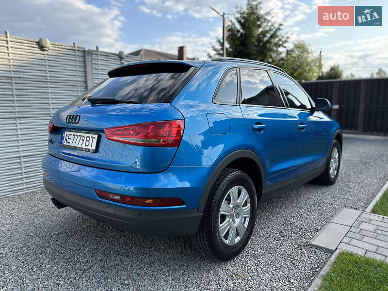 Позашляховик / Кросовер Audi Q3 2016 в Дніпрі