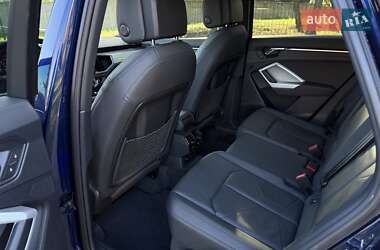 Позашляховик / Кросовер Audi Q3 2021 в 