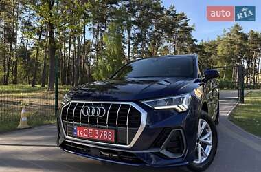 Позашляховик / Кросовер Audi Q3 2021 в Новояворівську