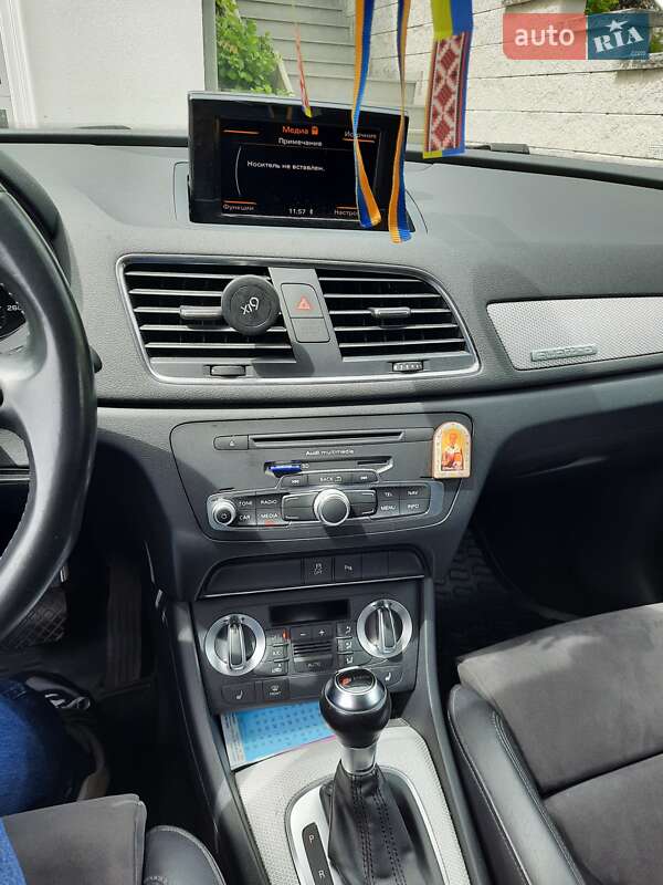 Внедорожник / Кроссовер Audi Q3 2013 в Киеве