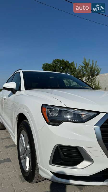 Внедорожник / Кроссовер Audi Q3 2021 в Ровно