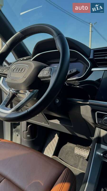Внедорожник / Кроссовер Audi Q3 2021 в Ровно