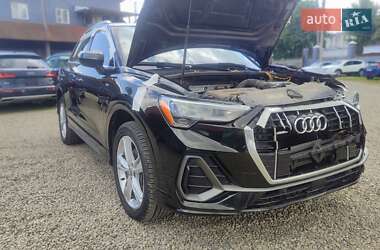 Внедорожник / Кроссовер Audi Q3 2019 в 