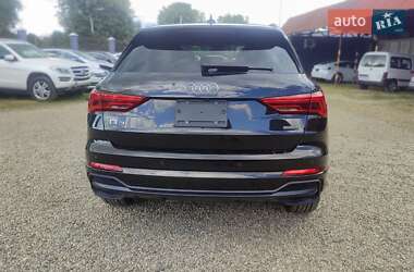Внедорожник / Кроссовер Audi Q3 2019 в 