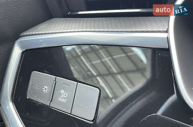 Внедорожник / Кроссовер Audi Q3 2021 в 
