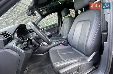 Внедорожник / Кроссовер Audi Q3 2021 в 