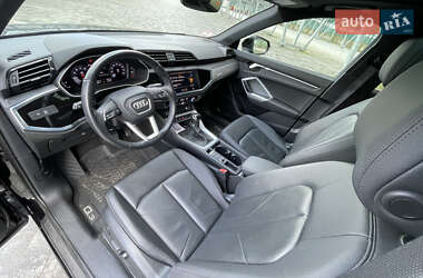 Внедорожник / Кроссовер Audi Q3 2021 в 