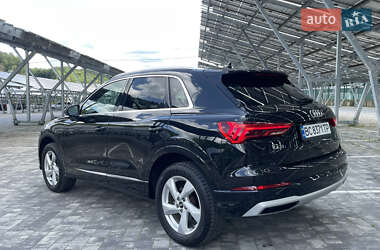 Внедорожник / Кроссовер Audi Q3 2021 в 