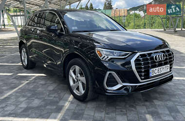 Внедорожник / Кроссовер Audi Q3 2021 в 