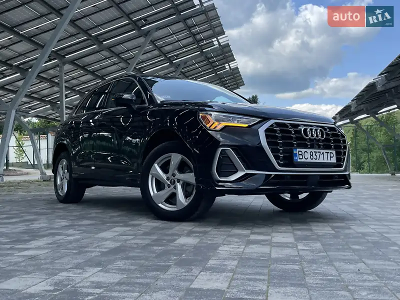 Внедорожник / Кроссовер Audi Q3 2021 в 