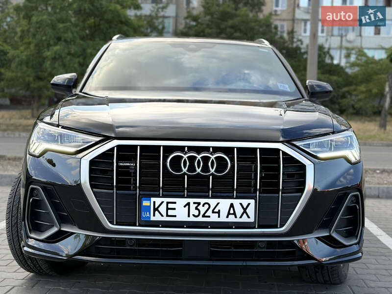Внедорожник / Кроссовер Audi Q3 2023 в Каменском
