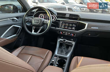 Внедорожник / Кроссовер Audi Q3 2019 в 