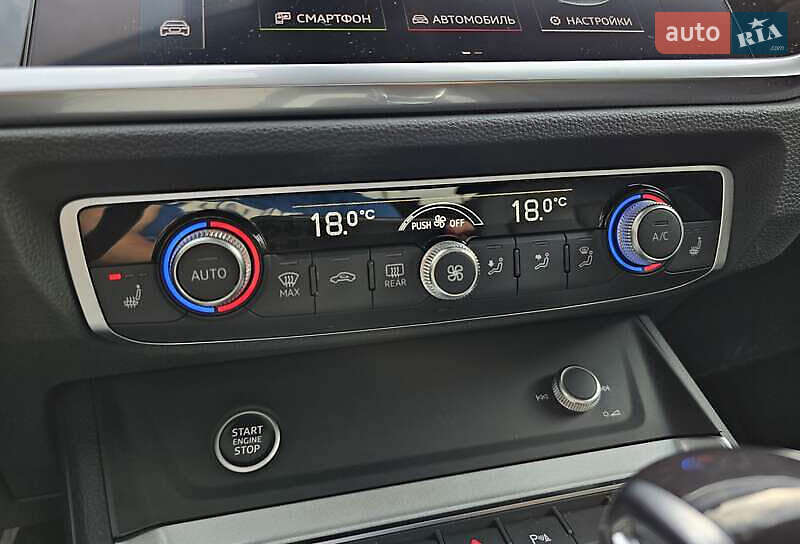 Внедорожник / Кроссовер Audi Q3 2021 в Киеве