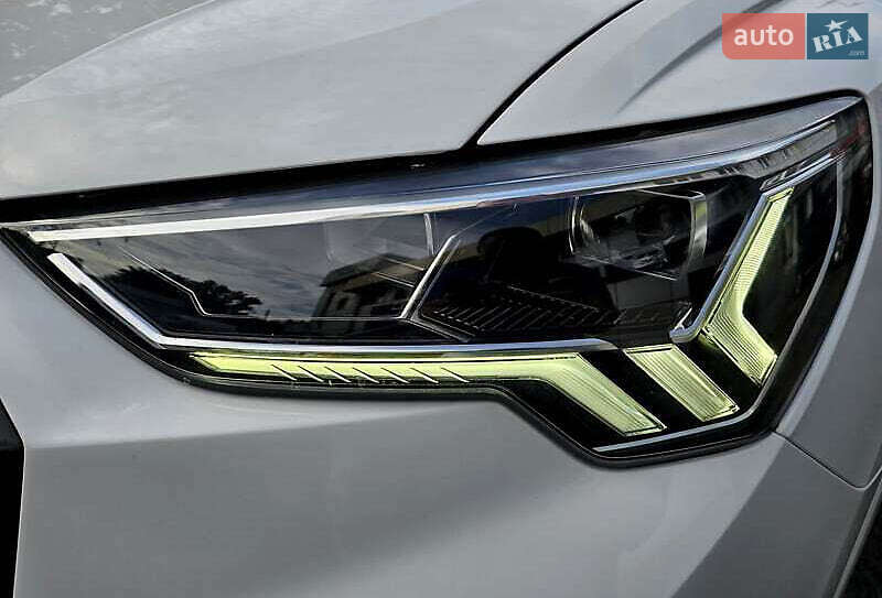Внедорожник / Кроссовер Audi Q3 2021 в Киеве