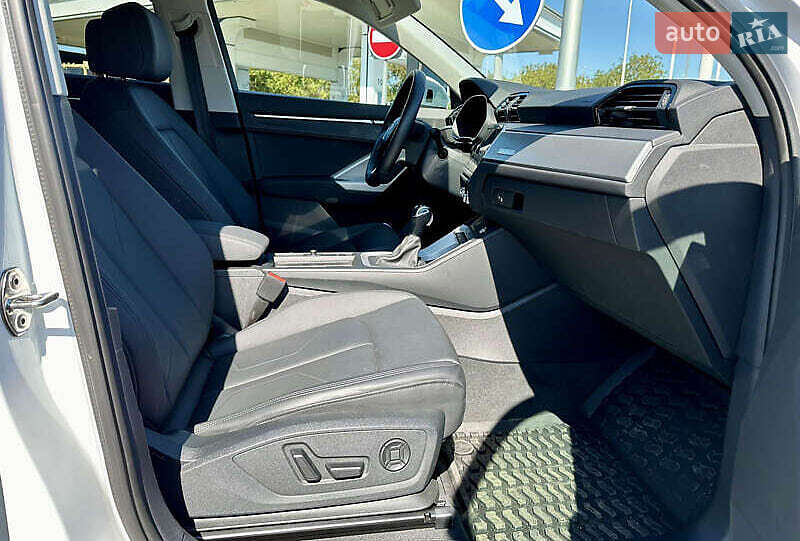 Внедорожник / Кроссовер Audi Q3 2021 в Киеве
