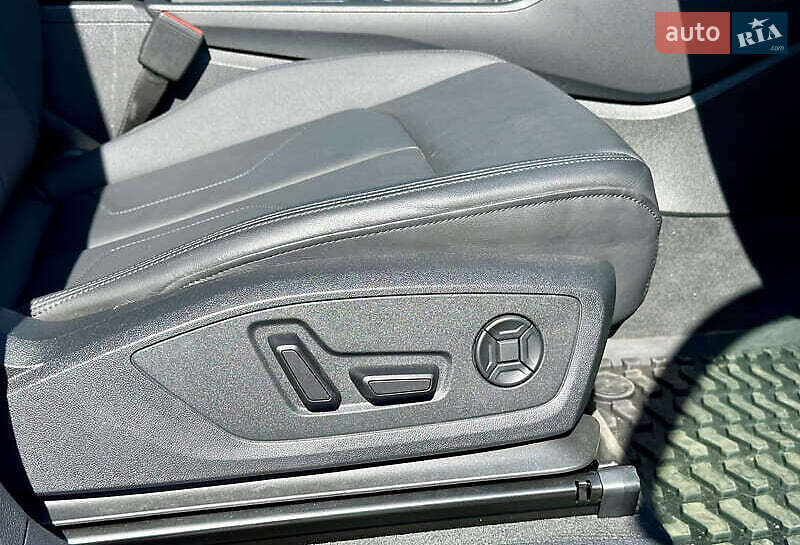 Внедорожник / Кроссовер Audi Q3 2021 в Киеве