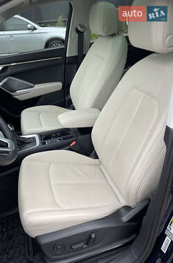 Внедорожник / Кроссовер Audi Q3 2024 в 