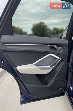 Внедорожник / Кроссовер Audi Q3 2024 в 