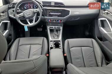 Внедорожник / Кроссовер Audi Q3 2024 в 