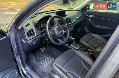 Внедорожник / Кроссовер Audi Q3 2015 в 