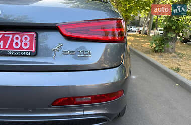 Внедорожник / Кроссовер Audi Q3 2015 в 