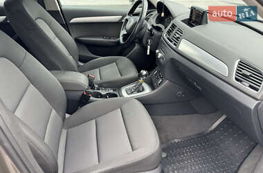 Внедорожник / Кроссовер Audi Q3 2016 в 
