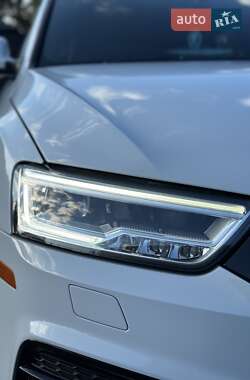 Внедорожник / Кроссовер Audi Q3 2017 в 