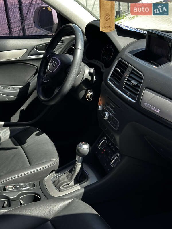Внедорожник / Кроссовер Audi Q3 2013 в Львове