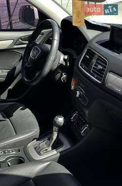 Внедорожник / Кроссовер Audi Q3 2013 в 