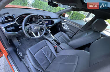 Внедорожник / Кроссовер Audi Q3 2020 в 
