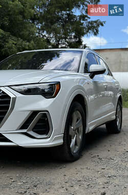 Внедорожник / Кроссовер Audi Q3 2019 в 