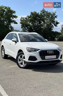 Внедорожник / Кроссовер Audi Q3 2019 в 