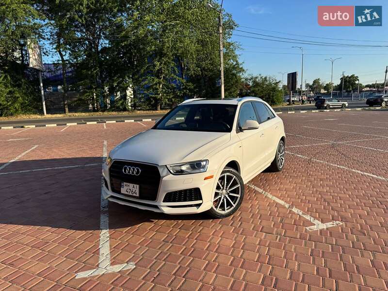 Внедорожник / Кроссовер Audi Q3 2017 в Одессе