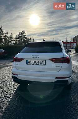 Внедорожник / Кроссовер Audi Q3 2019 в 
