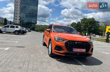 Внедорожник / Кроссовер Audi Q3 2021 в 