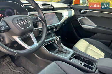 Внедорожник / Кроссовер Audi Q3 2021 в 