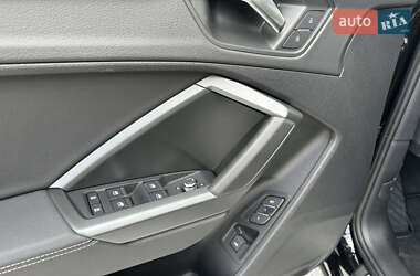 Внедорожник / Кроссовер Audi Q3 2024 в 