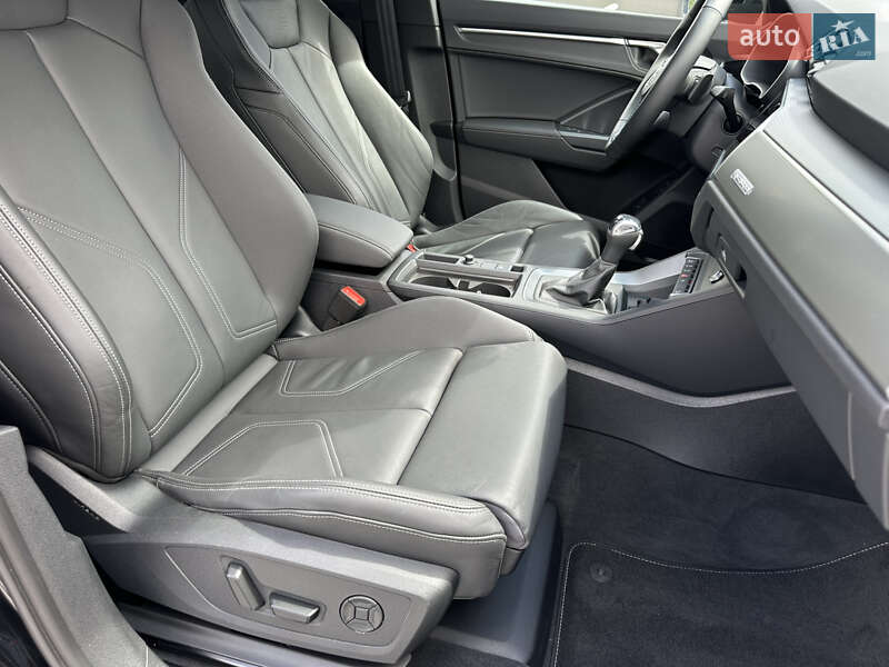 Внедорожник / Кроссовер Audi Q3 2024 в Киеве