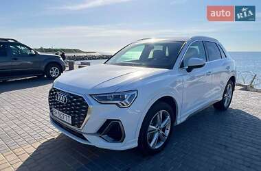 Внедорожник / Кроссовер Audi Q3 2019 в 