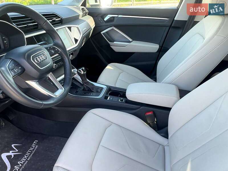 Внедорожник / Кроссовер Audi Q3 2019 в Виннице