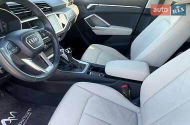 Внедорожник / Кроссовер Audi Q3 2019 в 