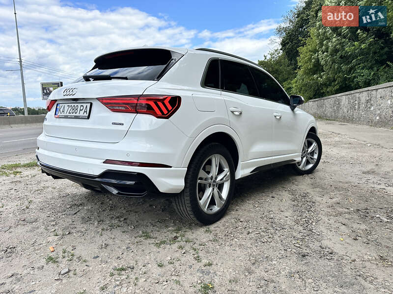 Позашляховик / Кросовер Audi Q3 2019 в Києві
