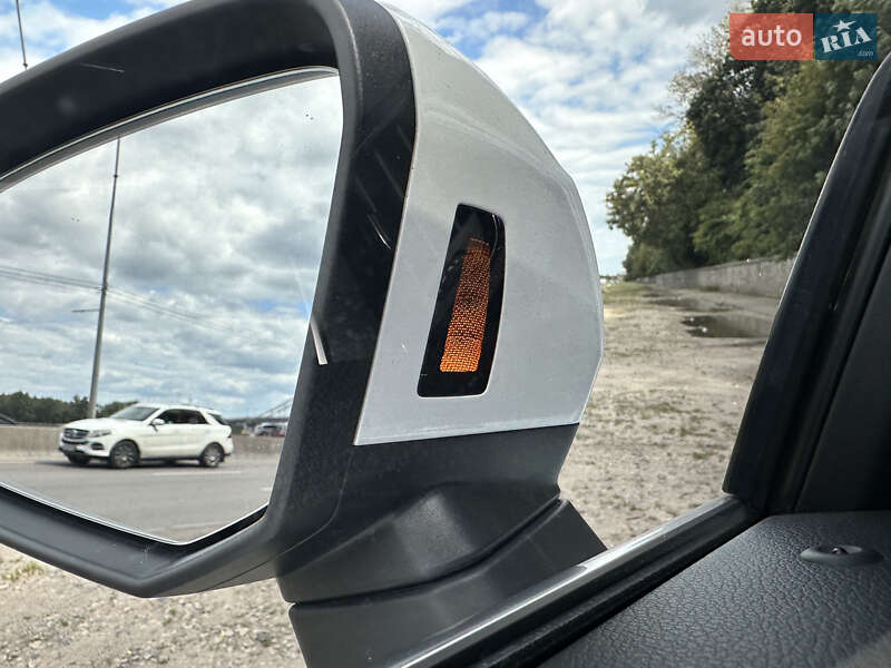 Позашляховик / Кросовер Audi Q3 2019 в Києві