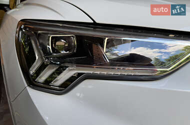 Внедорожник / Кроссовер Audi Q3 2020 в 
