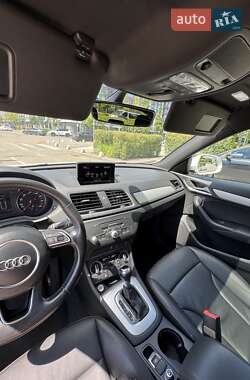Внедорожник / Кроссовер Audi Q3 2016 в 