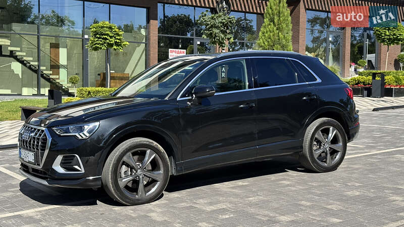 Внедорожник / Кроссовер Audi Q3 2019 в Ужгороде