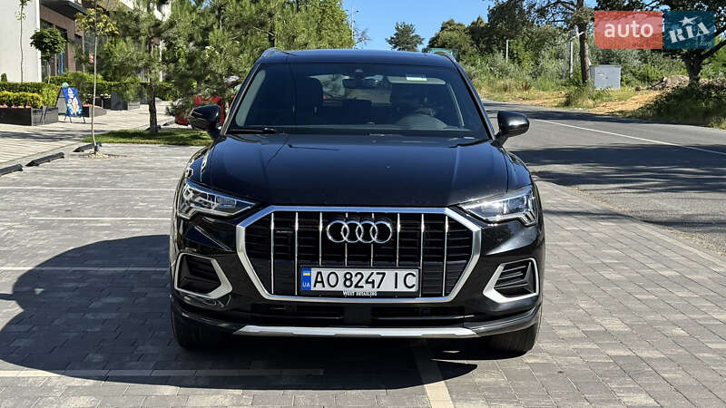 Внедорожник / Кроссовер Audi Q3 2019 в Ужгороде