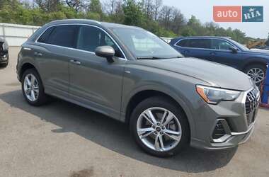 Внедорожник / Кроссовер Audi Q3 2021 в 