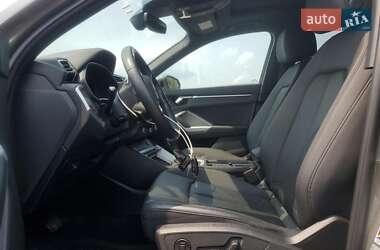 Внедорожник / Кроссовер Audi Q3 2021 в 